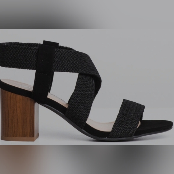 Shoes by Spring - Picture 2 of 2